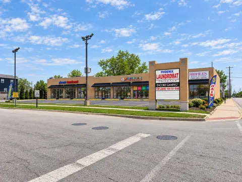 8-Store Brick Strip Mall
