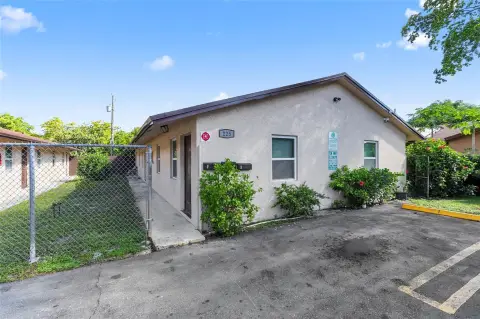 Renovated Triplex in Pompano Beach