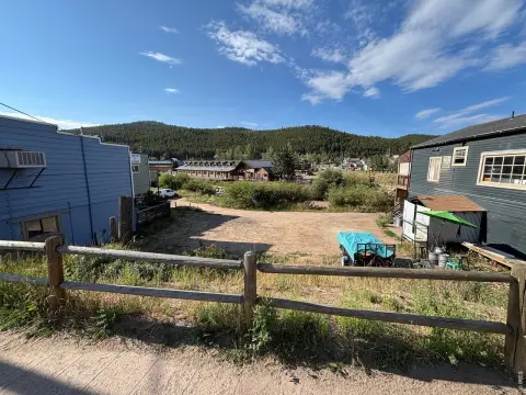 CBD-Zoned Commercial Land