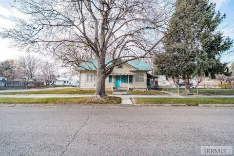 Duplex with Fenced Yard