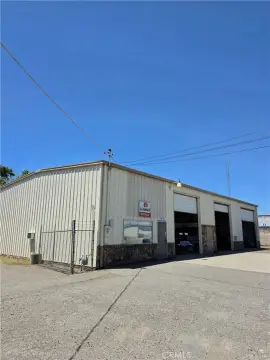 Flex Shop with Fenced Yard