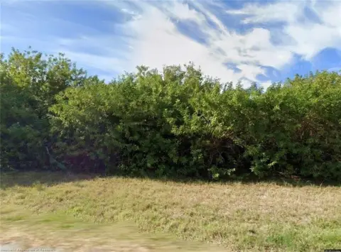 Spacious Lot in Port Charlotte