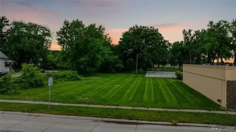 Commercial Land in St. Clair Shores