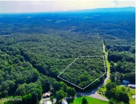 5-Acre Homestead Tract Near Crossville