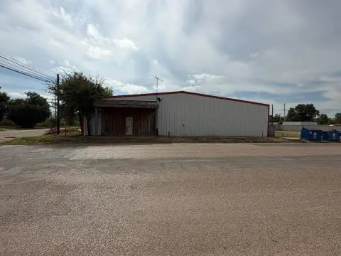 Metal-Building Flex Space