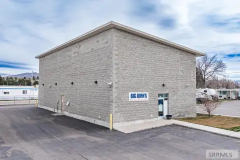 Flexible Industrial Space with Mezzanine