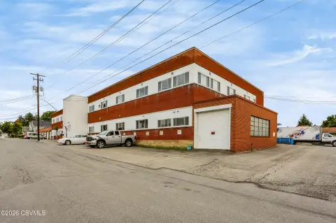 Mixed-Use Office-Warehouse Building