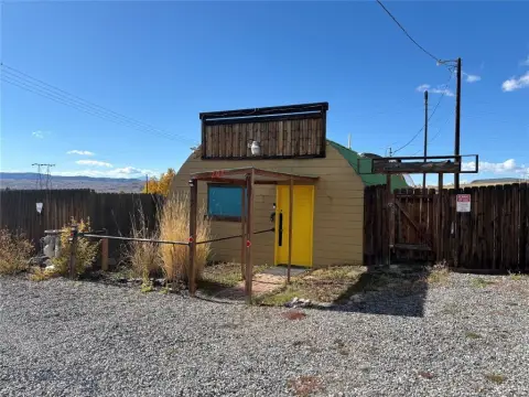 Quonset Hut Storefront