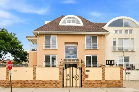 Duplex Property with Outdoor Space