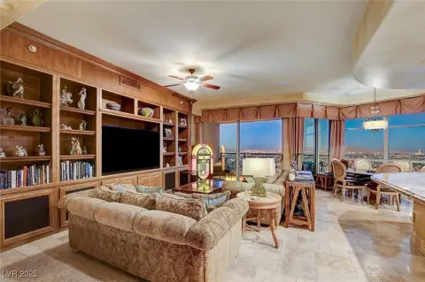 Las Vegas High-Rise Corner Unit