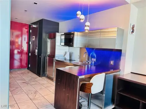 Las Vegas High-Rise Condo