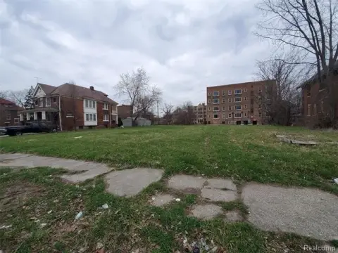 Detroit Land in Piety Hill
