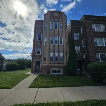 Brick 3-Unit Apartment Building