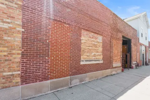 Flex Space with Overhead Door