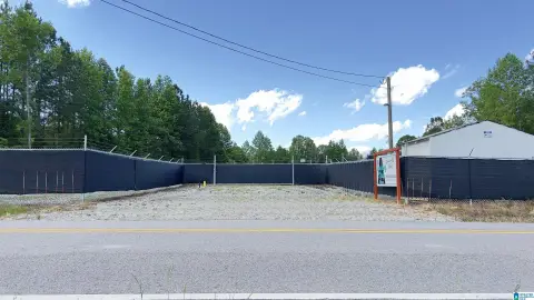 Unrestricted Acreage Near Smith Lake