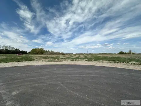 Residential Land in Growing Cul-de-Sac