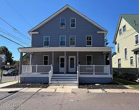 Updated Duplex With Bonus Rooms