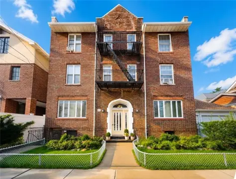 Detached 12-Unit Brick Apartment Building