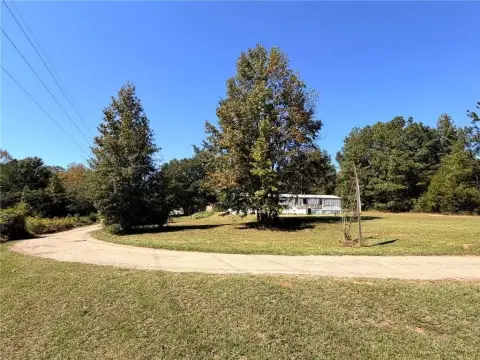 13-Lot Mobile Home Community