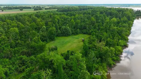 Large Riverfront Hunting Land