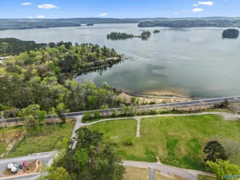 Waterfront Land in Guntersville, AL