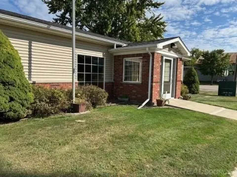 Applegate Commercial Building with Vault