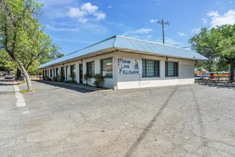 Mixed-Use Building with Expansion Plan