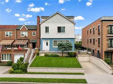 Detached Two-Family Duplex