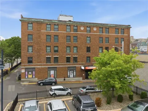 Hotel Motel with Bar & Restaurant