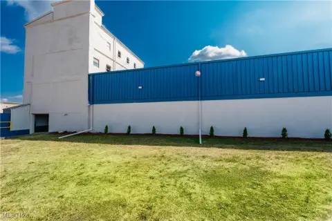 Updated Warehouse in Canton, OH