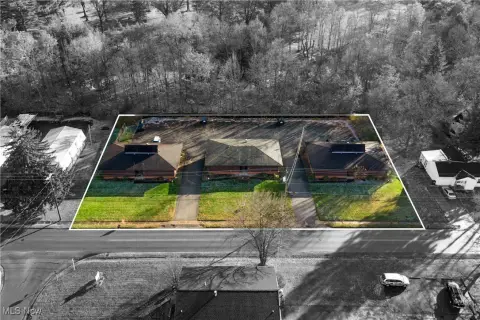 18-Unit Brick Apartment Complex