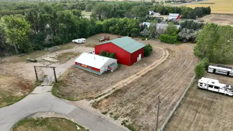 Flex Space with Outbuildings