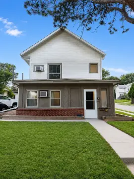 Triplex with Updated Interiors