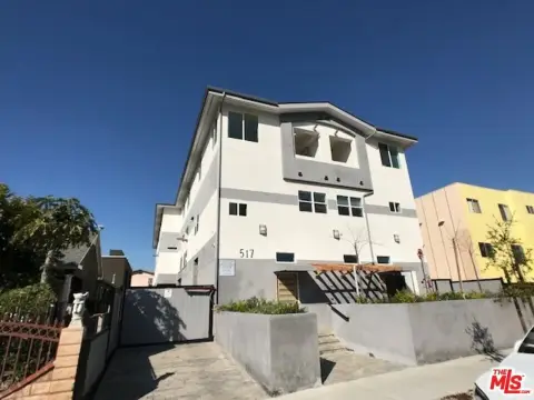 10-Unit Apartment Building