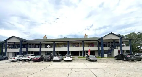 Retail Center with Flexible Suites