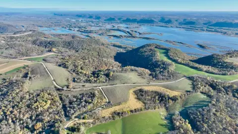 Iowa Land With Hunting Habitat