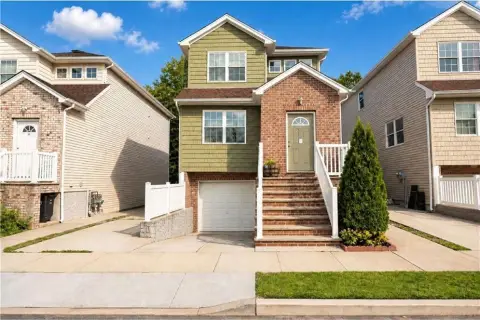 Detached Two-Family Duplex