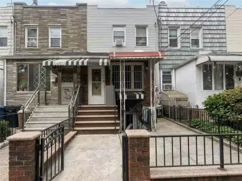 Duplex with Rear Deck