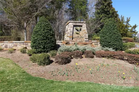 Land in The Sanctuary, Charlotte