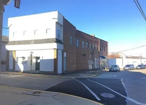 Mixed-Use Commercial Building with Units