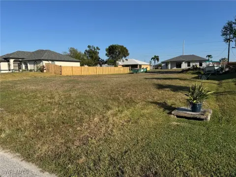 Residential Land in Cape Coral