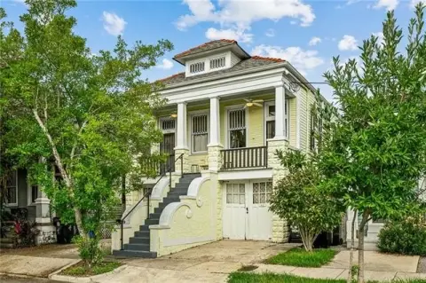 Raised-Basement Duplex