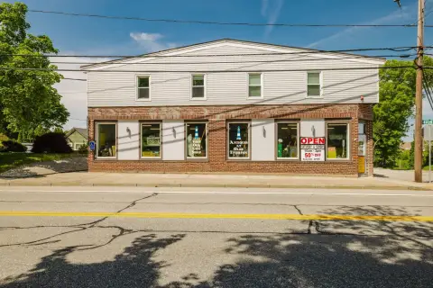 Mixed-Use Property with Upper Residence