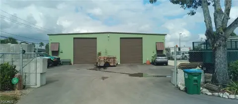 Flex Warehouse with Drive-Through Access