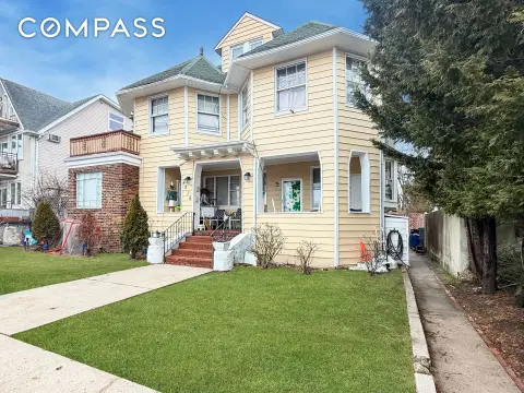 Brooklyn Multifamily Building Near Beach