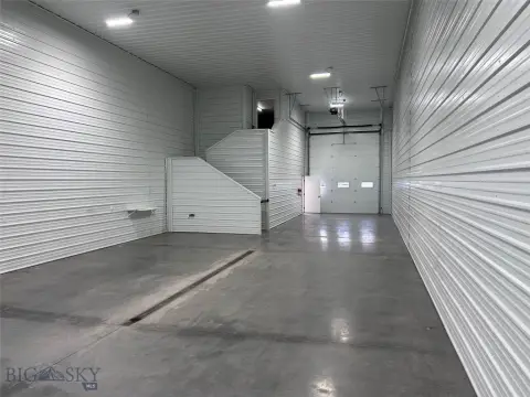 New Flex Space with Mezzanine