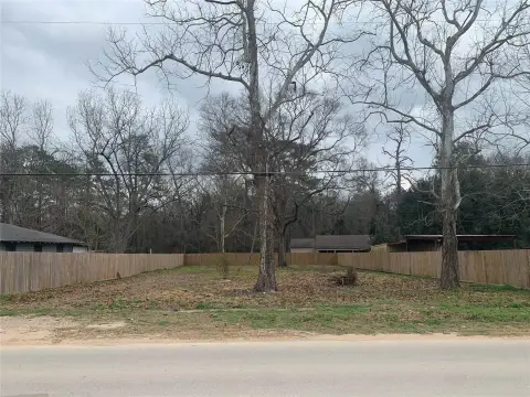 Residential Land in Splendora, TX