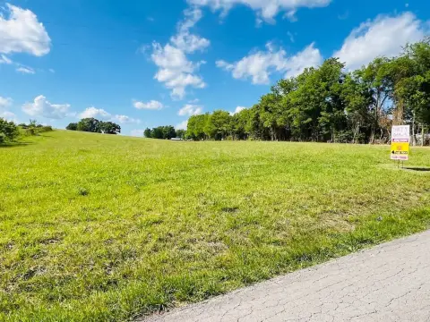 Unrestricted Land Near Lake Cumberland