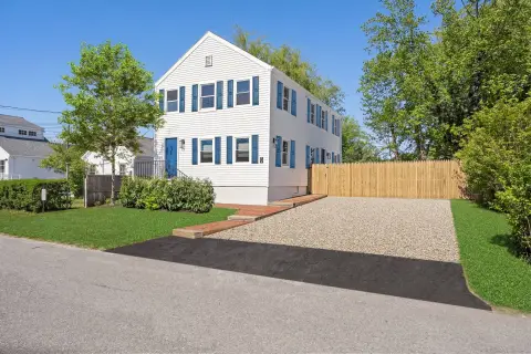 Sag Harbor Village Commercial Building