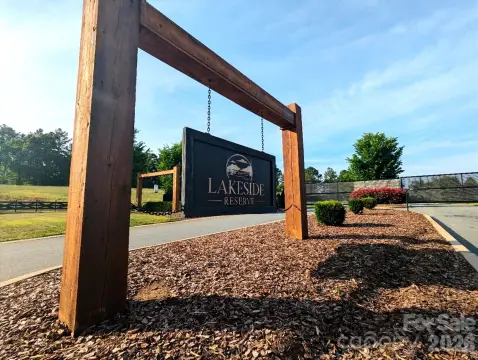 Land in Lakeside Reserve Community